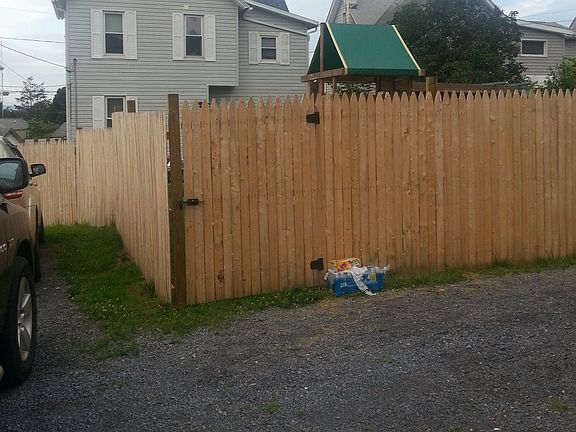 back view of 204 beech st