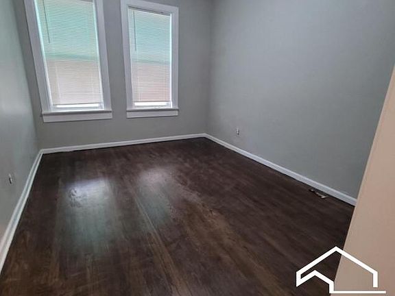 3rd image of 956 N Avers Ave #2