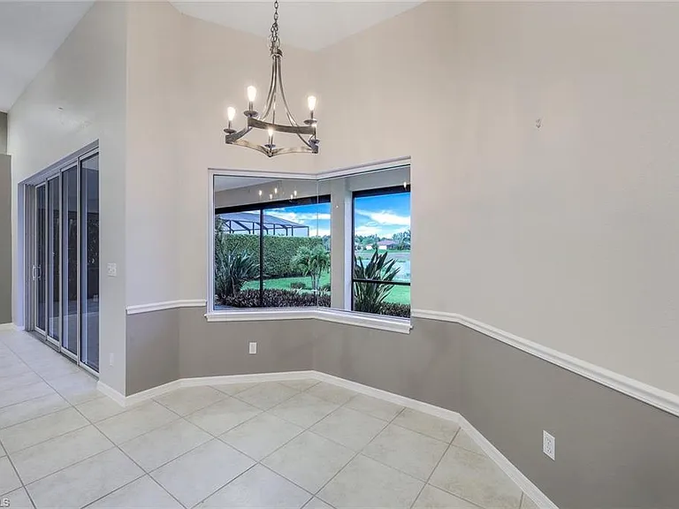 18025 Greenwood Dr — Photo 9