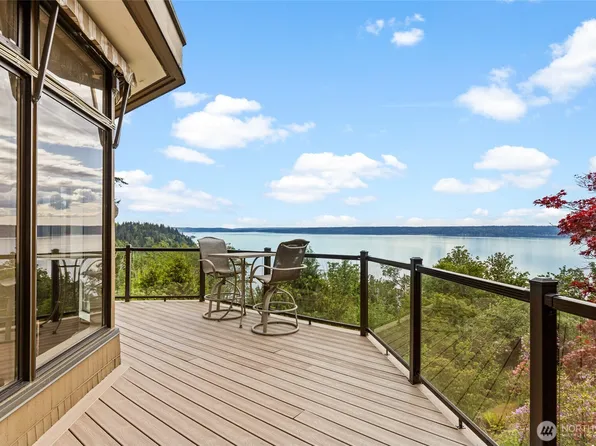1919 SW Cove Point Road, Burien, WA 98146