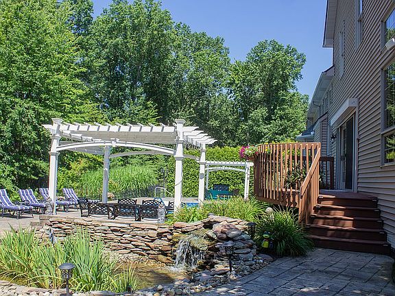 3rd image of 26778 Primrose Ln