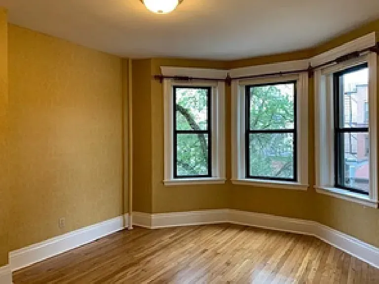 51 Park Dr — Photo 2