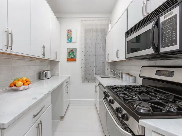 152 West 58th Street image 3 of 8