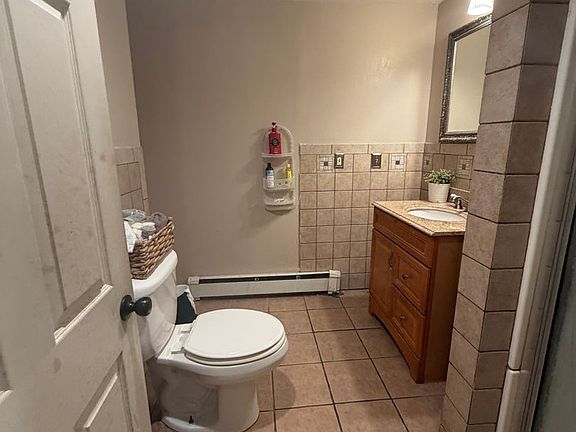 4th image of 190 Shaw St
