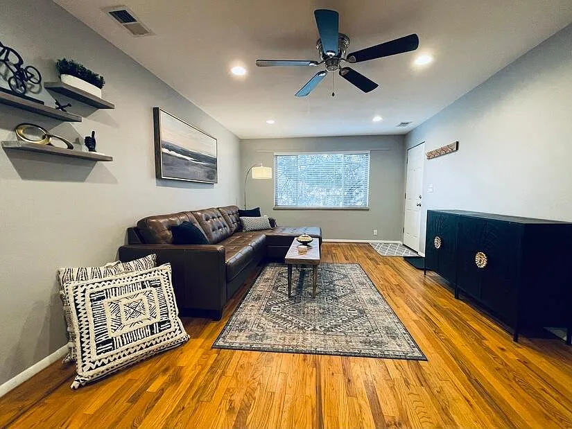 2 bed, 850 sqft, $1,845 — Photo 4