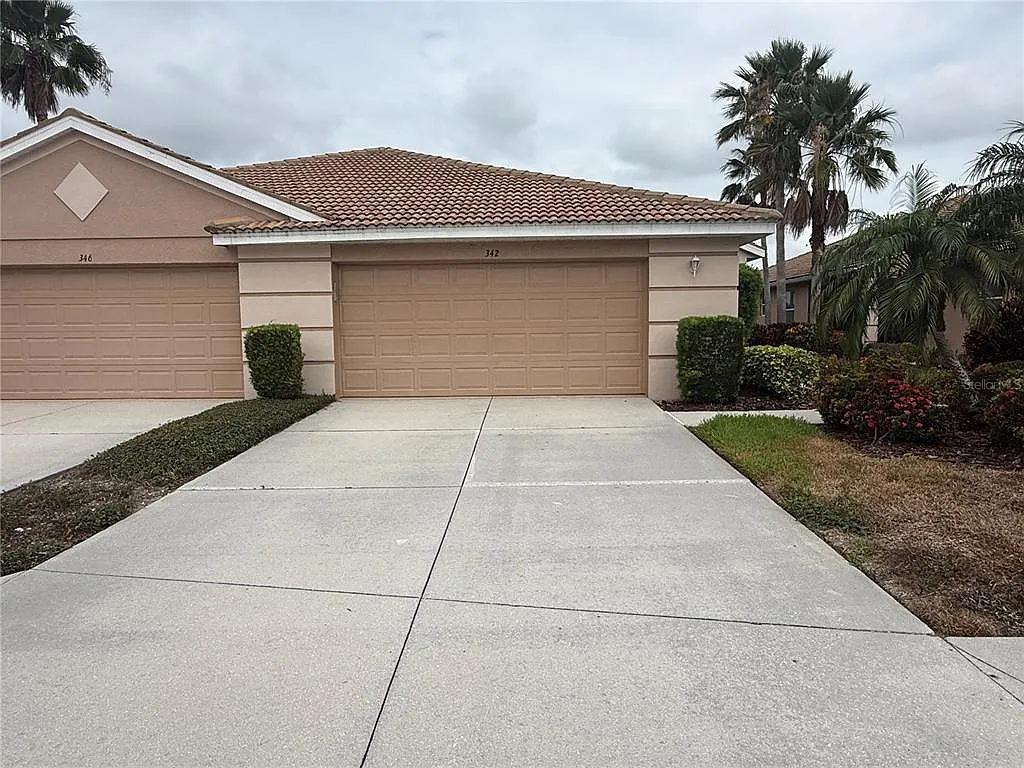 2 bed, 2.0 bath, 1665 sqft, $2,300 — Photo 1