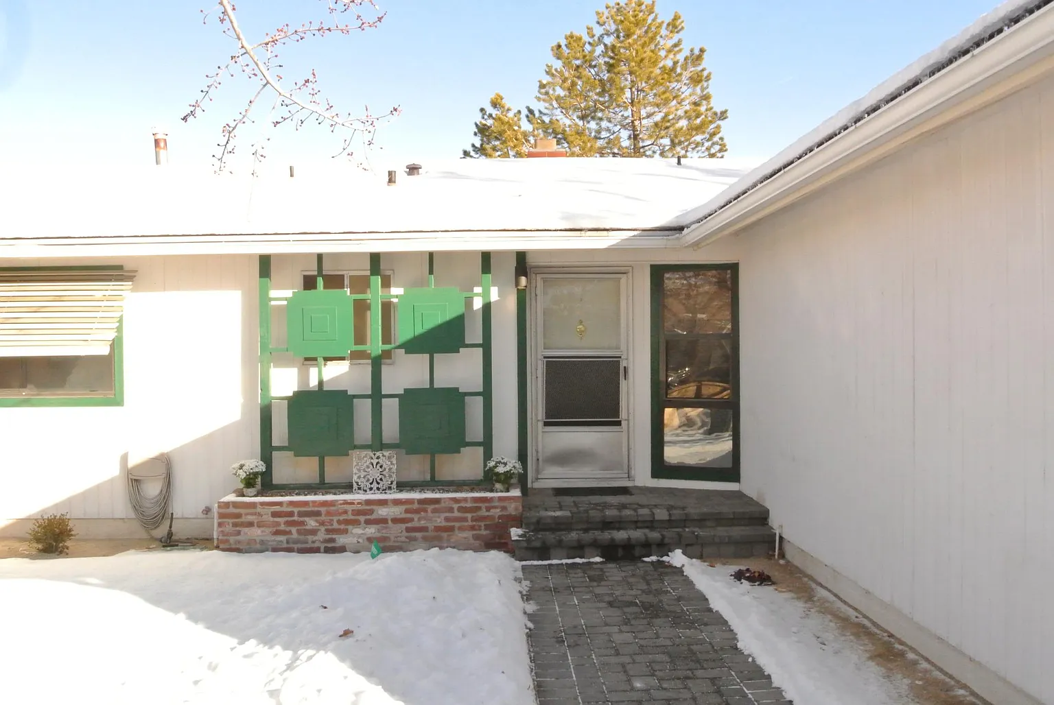 1450 Locksley Way photo 1