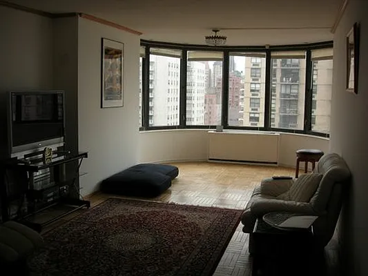 Rented by City Connections Realty | media 19