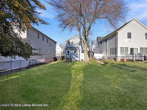 3rd image of 150 Barnard Ave