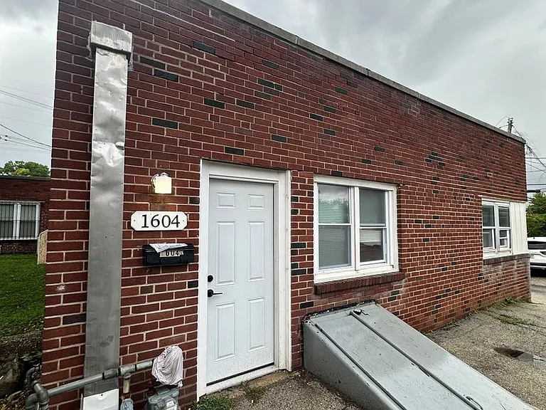 1604 E Macdade Blvd — Photo 1
