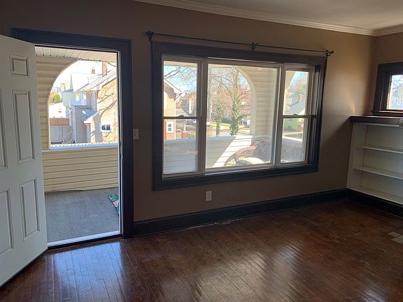 3rd image of 15007 Athens Ave #Up