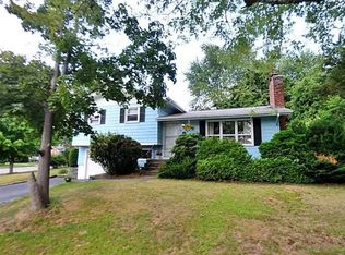 55 Meredith Dr, Coventry, RI 02816