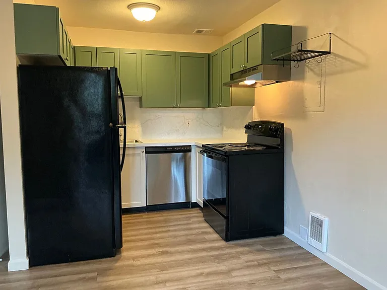 2535 SE 119th Ave #6 — Photo 7