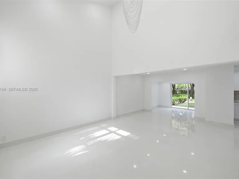 22384 Thousand Pines Ln — Photo 2