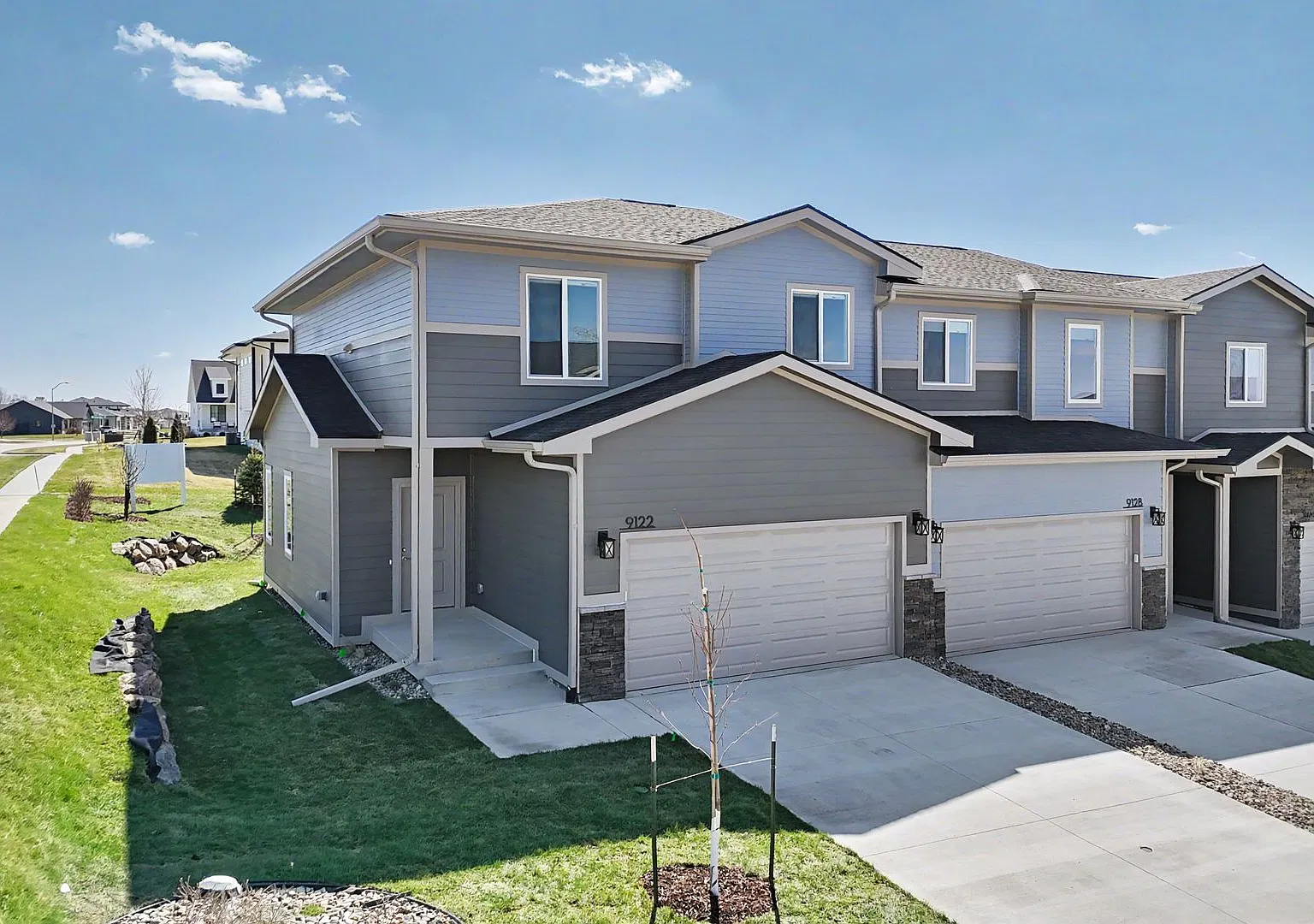 Beautiful & Spacious Townhomes W/ Two Car Garage- End Unit! — Photo 1