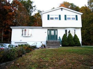 42 Kennedy Dr, Monroe, NY 10950