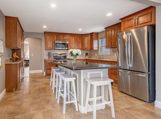 15 Grandview Ave, Peabody, MA 01960