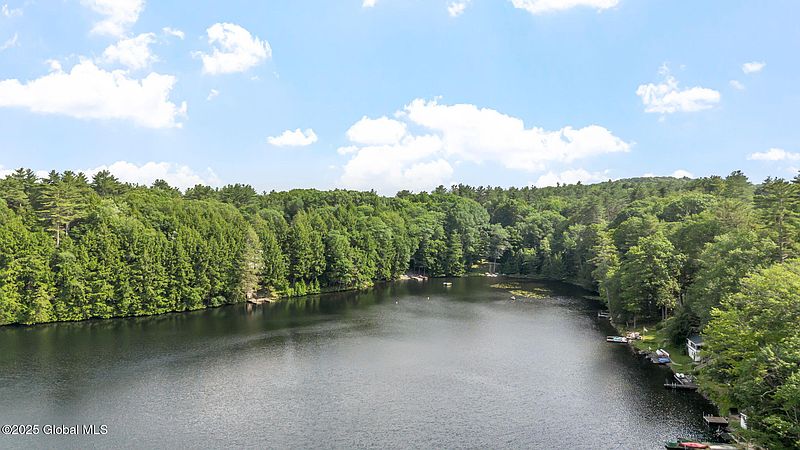 3rd image of 129 N Copeland Pond Way