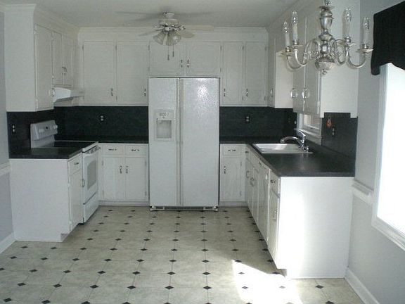 3rd image of 529 Park Ave