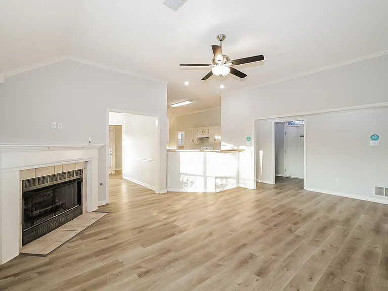 25 Oakland Woods Cv — Photo 5
