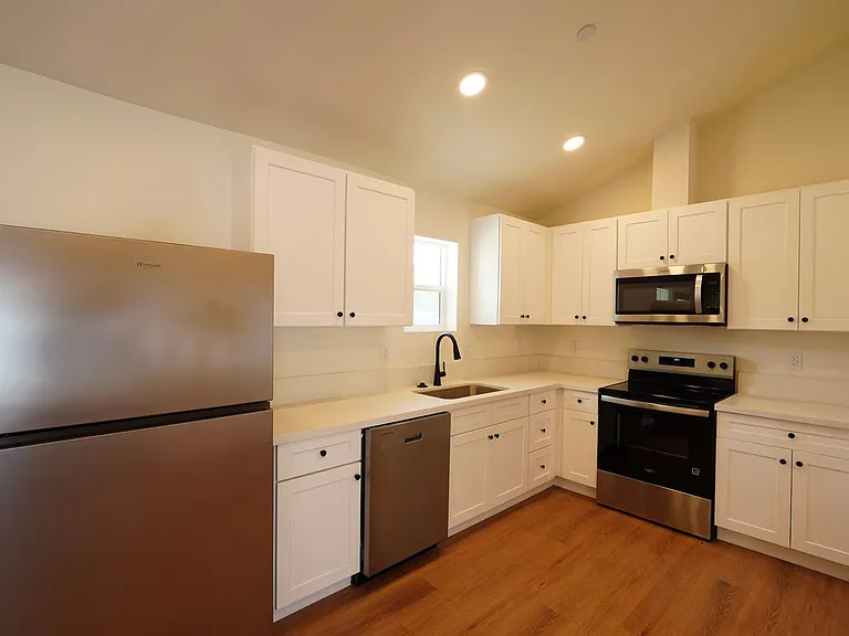 4805 Charlotte Way — Photo 33