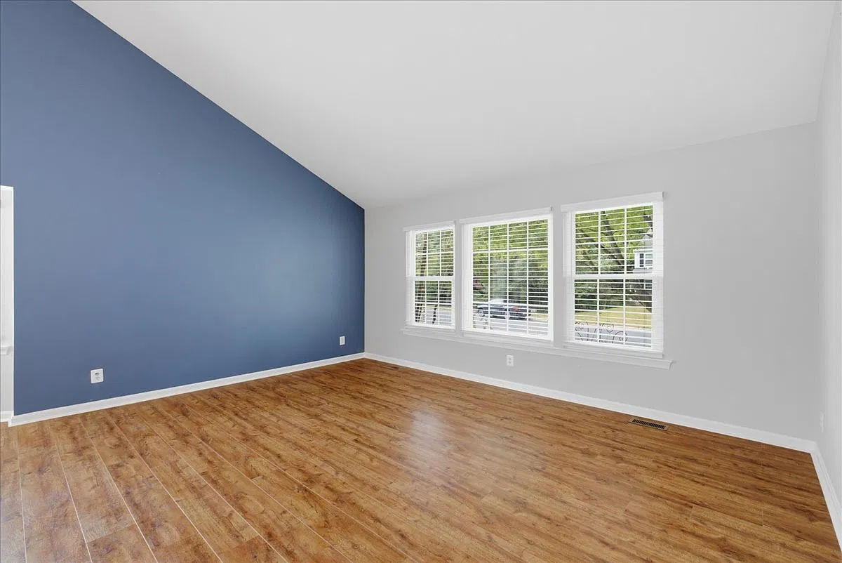 4 bed, 2.5 bath, 2143 sqft, $3,295 — Photo 4