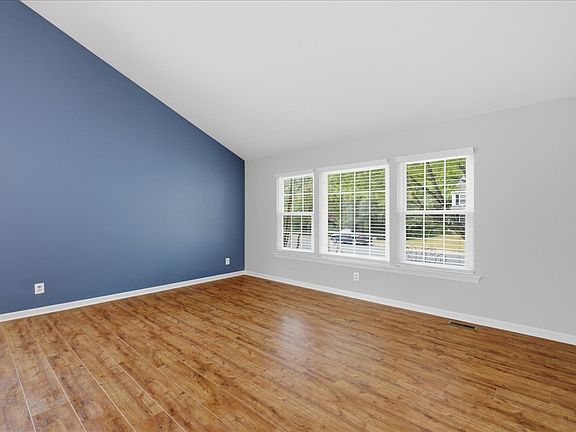 4th image of 10249 Winged Elm Cir