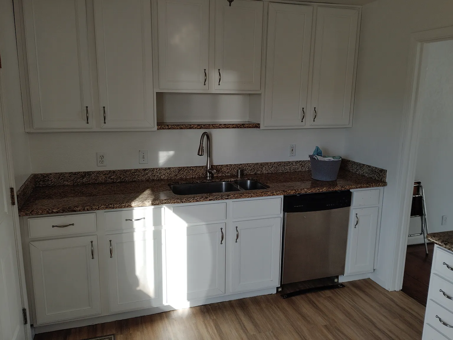 3 bed, 1169 sqft, $3,750 — Photo 4