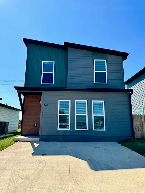 Building Photo - 661 Saint Charles Pl