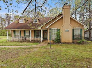 106 Meadow Lane Cir, Clinton, MS 39056
