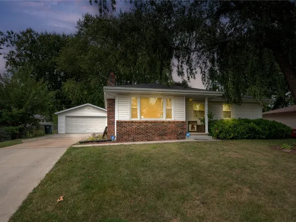 2728 Fairlane Ave, Waterloo, IA 50702