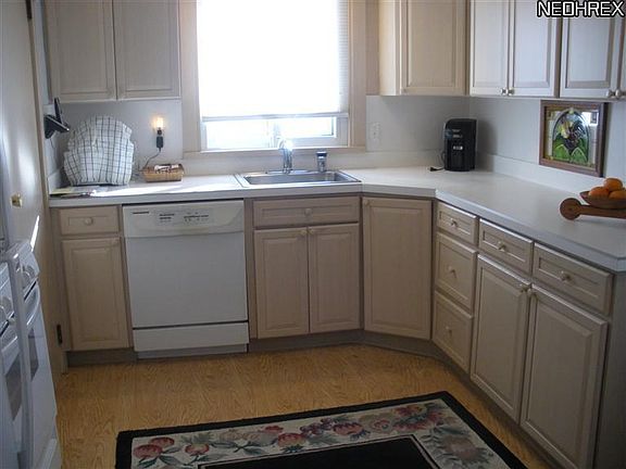 3rd image of 1854 Kapel Dr