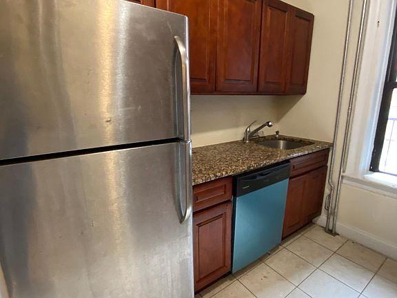 3rd image of 322 Fairmount Ave #204