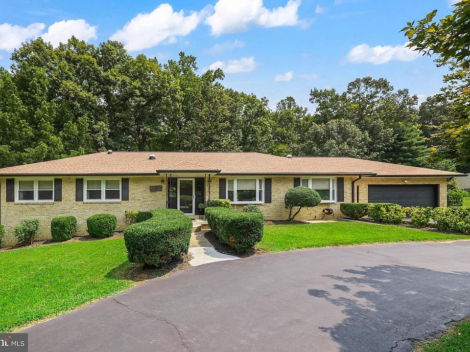 1st image of 6916 Harvey Rd