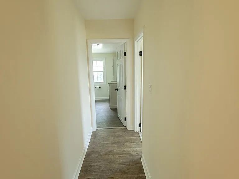 716B 1st St S #B — Photo 7