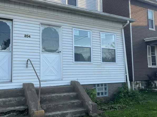 204 Latimer Ave APT 1, Strabane, PA 15363