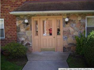 24 Bay Ter APT 1C, Staten Island, NY 10306