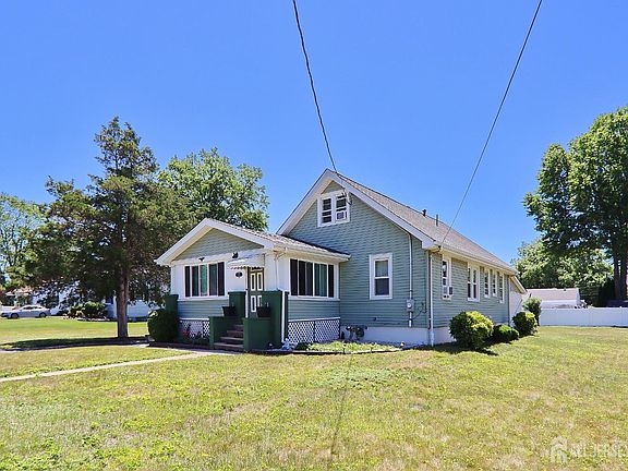 3rd image of 124 Firth St