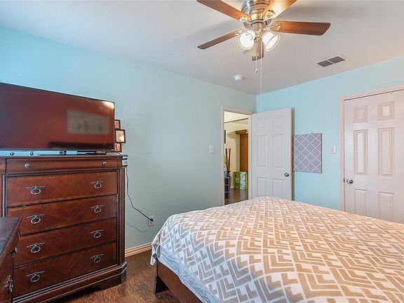 2nd image of 1003 Stonebrook Dr