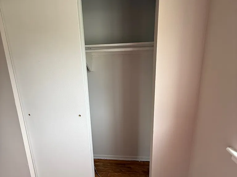 24 York St — Photo 3