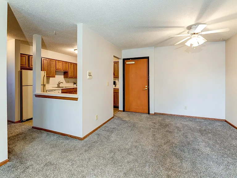 Dahcotah View Apartments — Photo 2