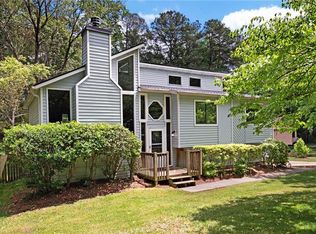 211 Rustic Ridge Dr NE, Kennesaw, GA 30144