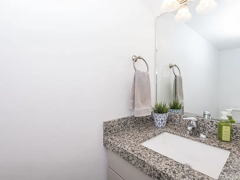 596 Plum Creek Ln — Photo 15