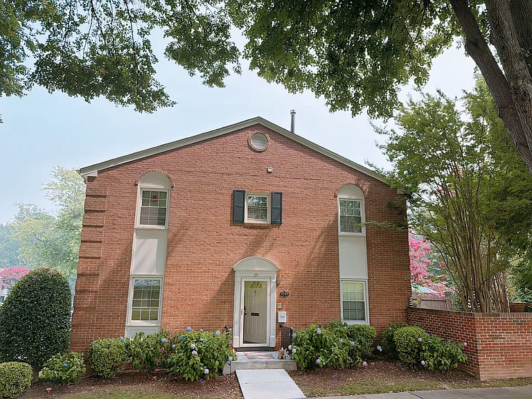 4360 Greenberry Ln — Photo 1