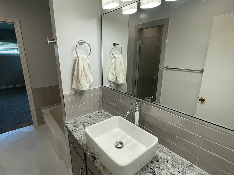 914 W Vassar Ave — Photo 17