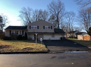 5 Sweetwood Ct, Parsippany, NJ 07054