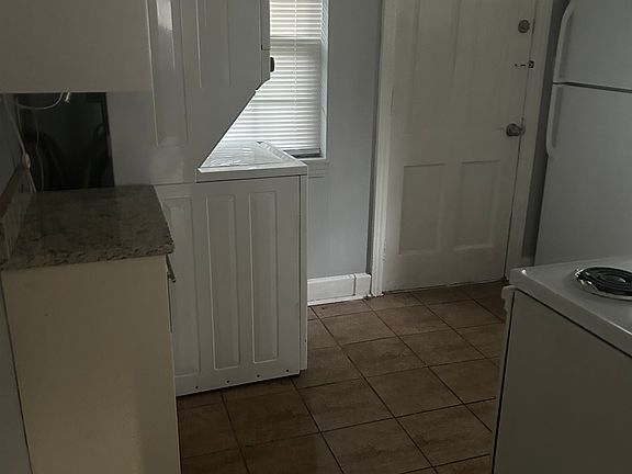 5th image of 1069 Boulevard
