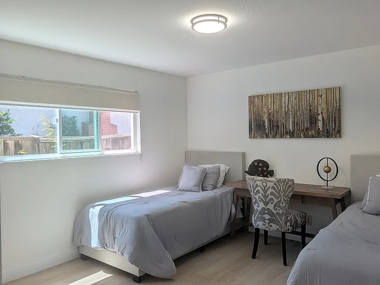 22434 Salem Ave #B — Photo 24