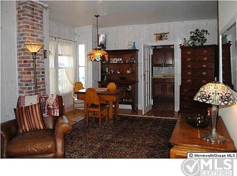5th image of 113 Asbury Ave