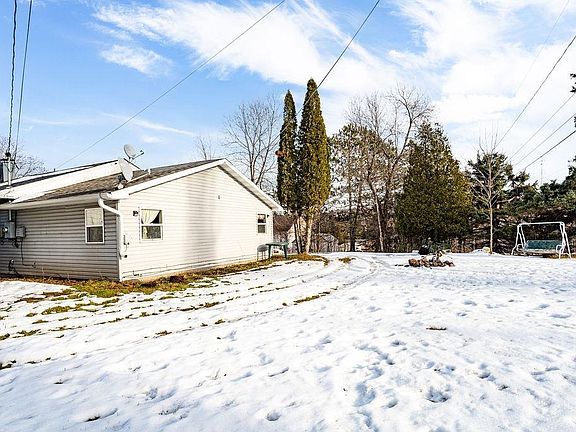 3rd image of 104 Burk Dr